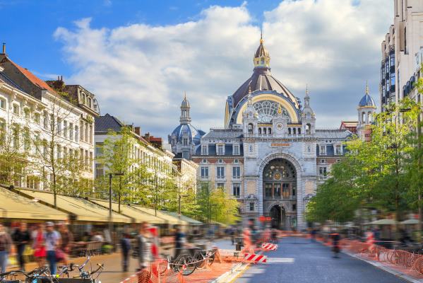 Beautiful,Colorful,View,Of,The,Historic,Monumental,Landmark,Antwerp,Central