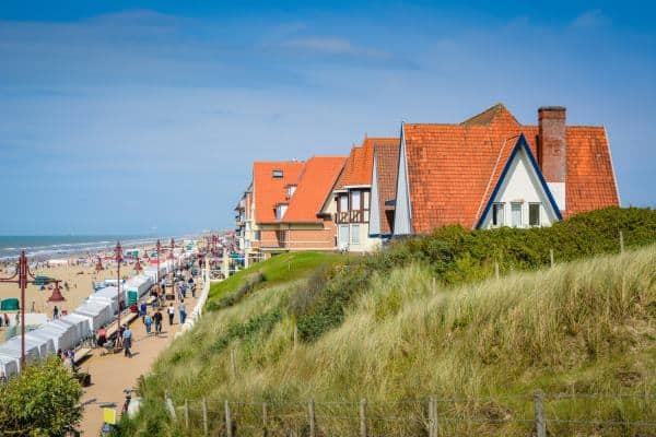 View,Of,The,Beautiful,Beach,Promenade,Of,De,Haan,In