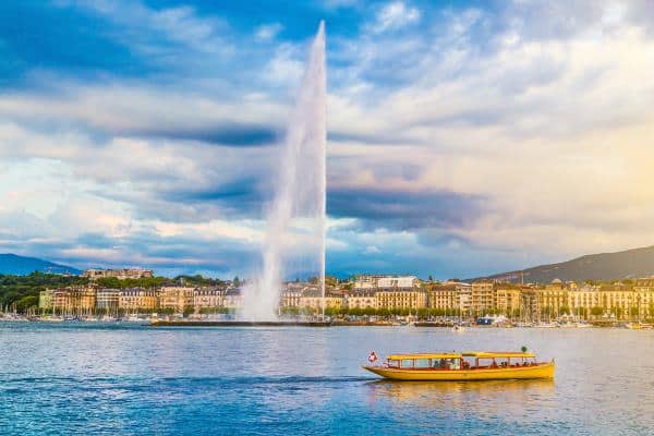Panoramic,View,Of,Geneva,Skyline,With,Famous,Jet,D'eau,Fountain