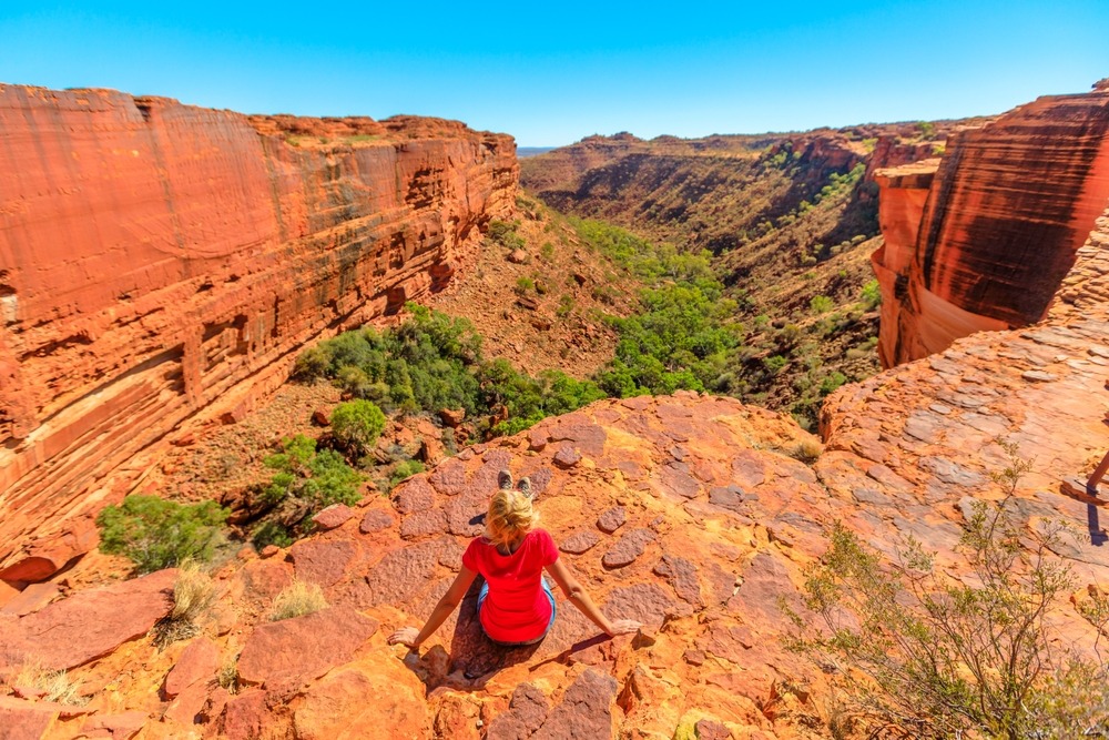 Woman,On,The,Edge,Of,Kings,Canyon,In,Watarrka,National