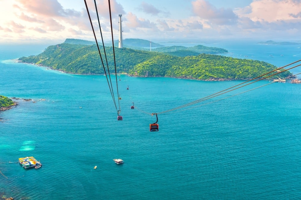 View,Of,Longest,Cable,Car,Ride,In,The,World,,Phu